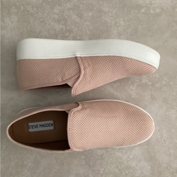 💗 STEVE MADDEN Gracy slip on sneakers 9 NWOT - Picture 2 of 11